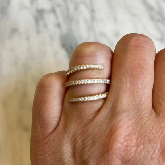 Gold bendable ring - Picture 4 of 4